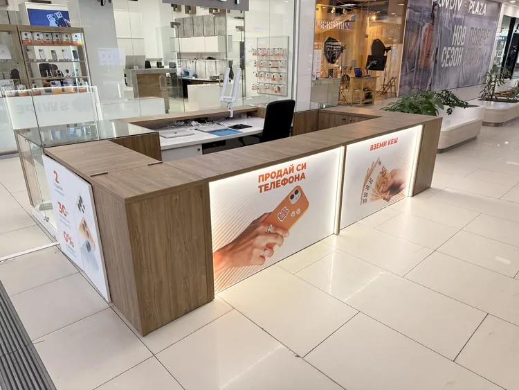 Магазин гр. Пловдив - Plovdiv Plaza - Вътре