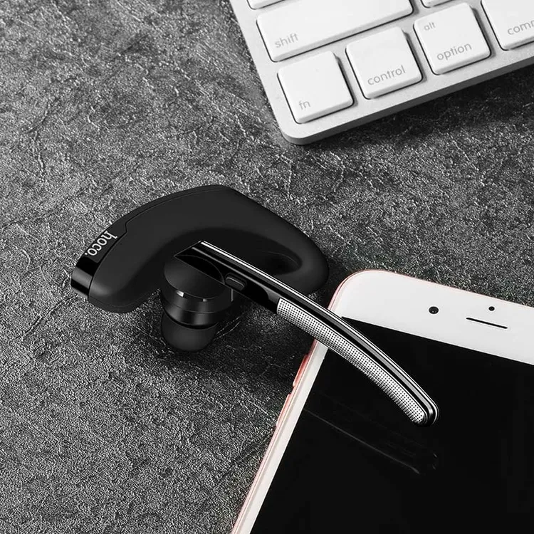 HocoBluetooth слушалка с въртящ се микрофон и поставка за ухо (черна)